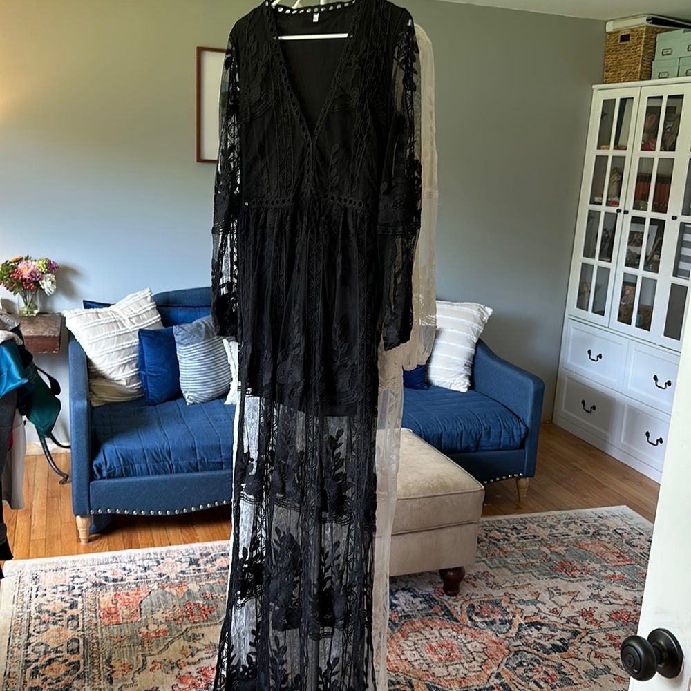 Airy lace plunge summer dresses with lace maxi overlay. Size XL never worn.
